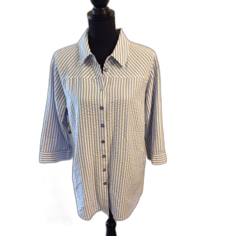 EUC Joan Rivers Tunic Button Front Back Striped Light blue M pockets